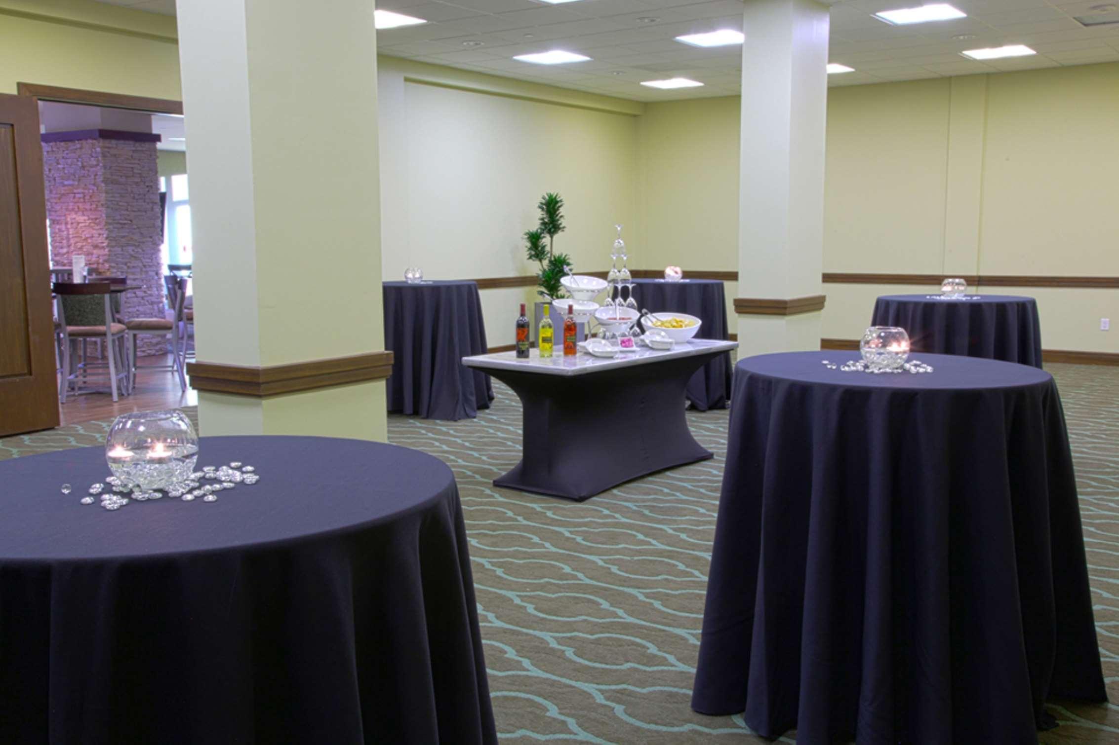 Embassy Suites Dallas - Market Center Restaurang bild