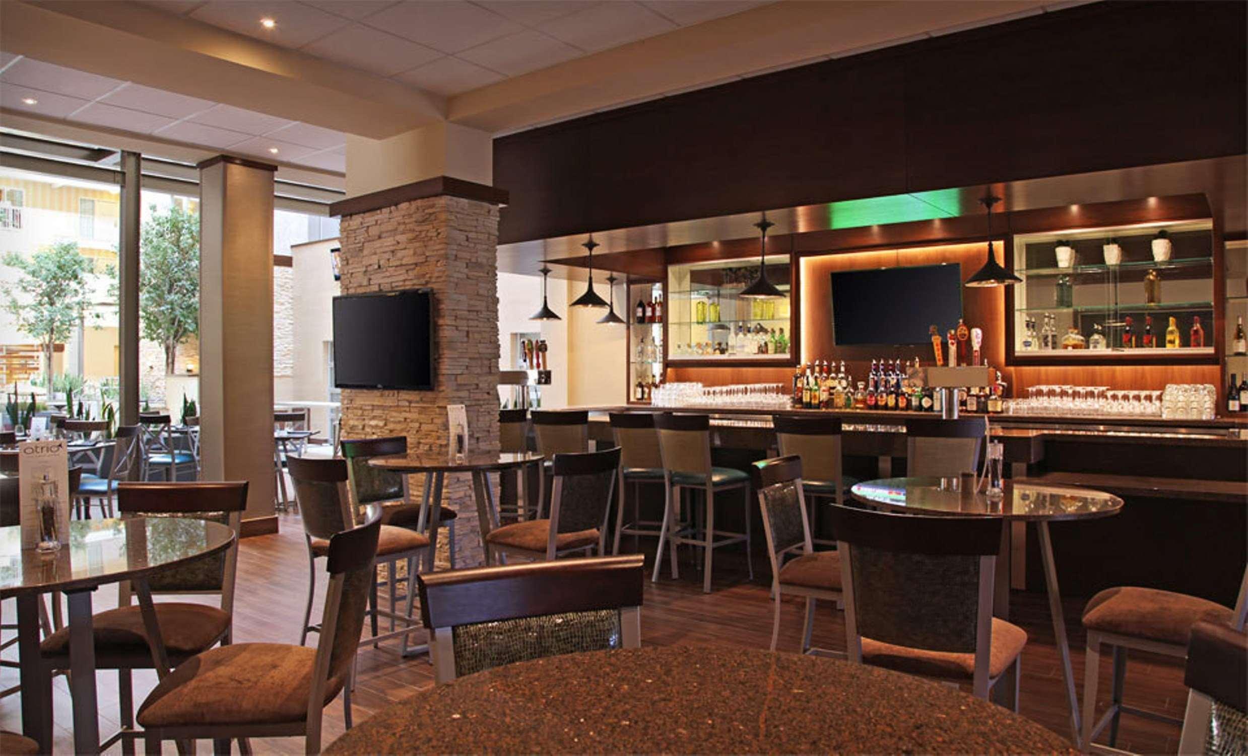 Embassy Suites Dallas - Market Center Restaurang bild