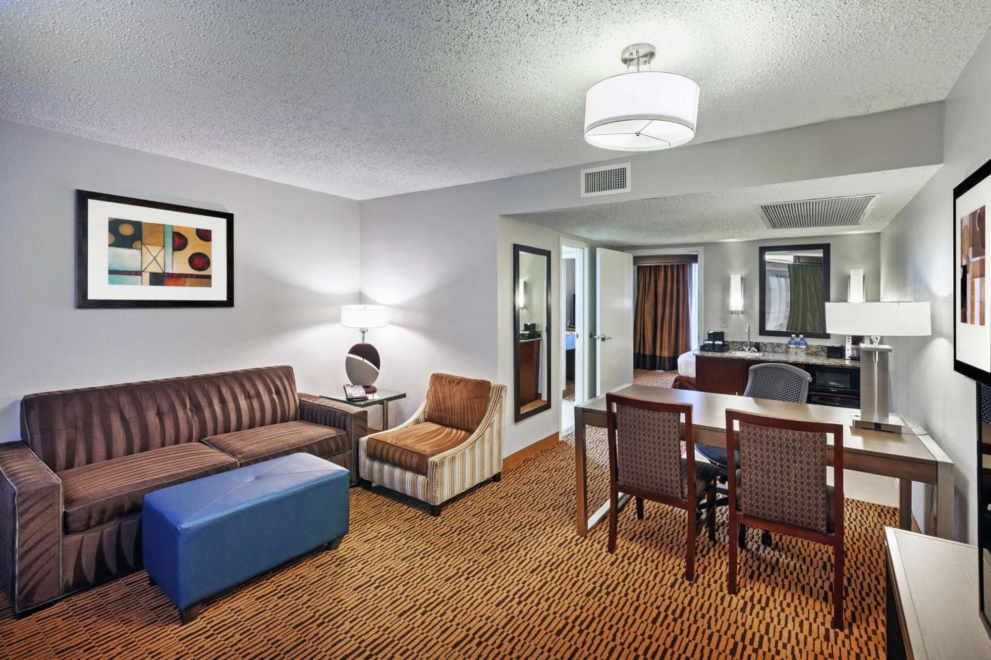 Embassy Suites Dallas - Market Center Exteriör bild