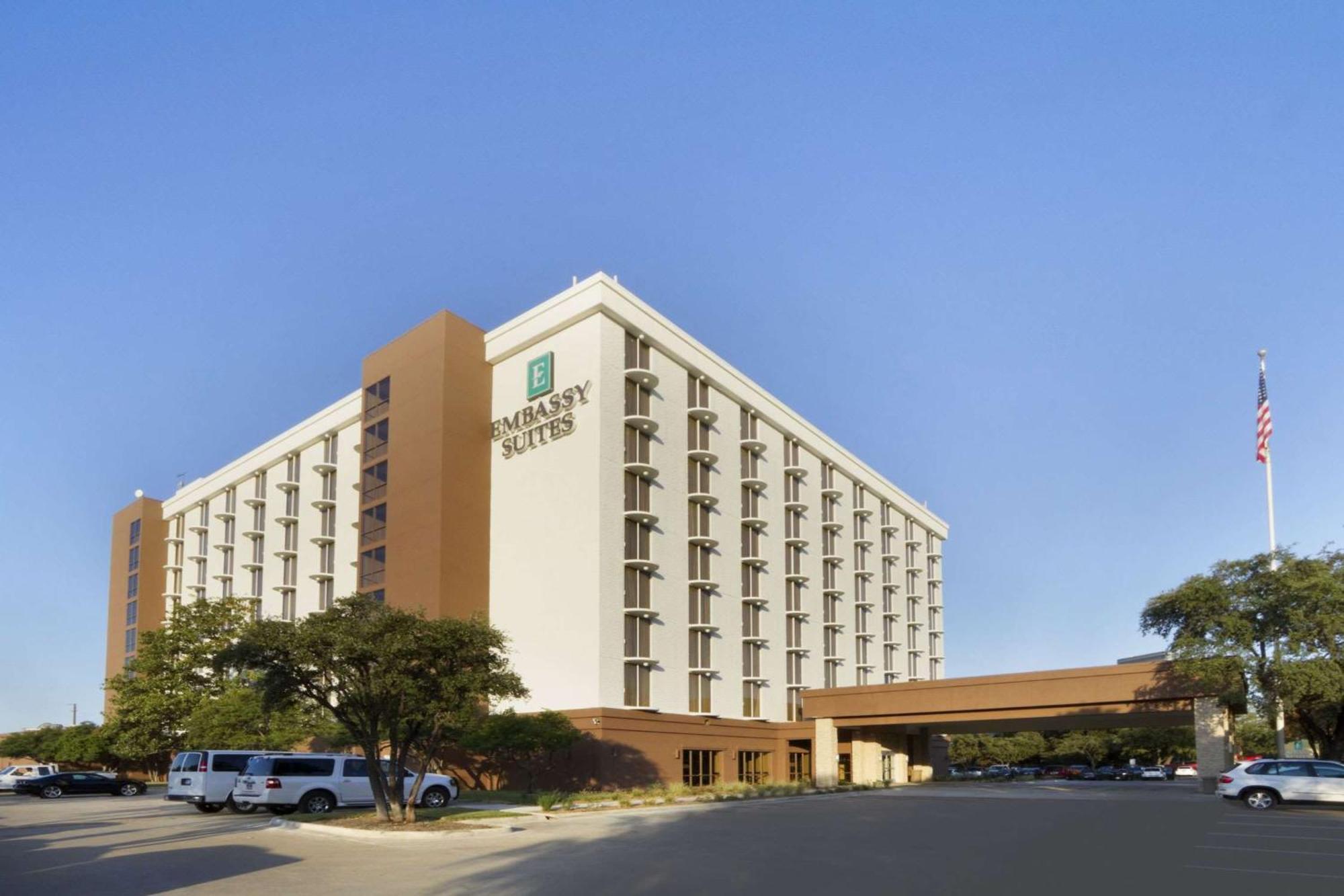 Embassy Suites Dallas - Market Center Exteriör bild