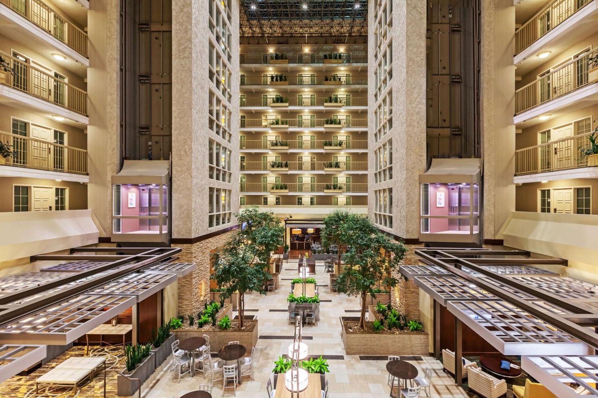 Embassy Suites Dallas - Market Center Exteriör bild