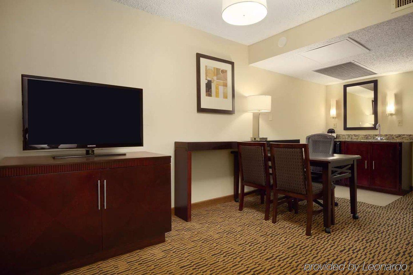Embassy Suites Dallas - Market Center Rum bild